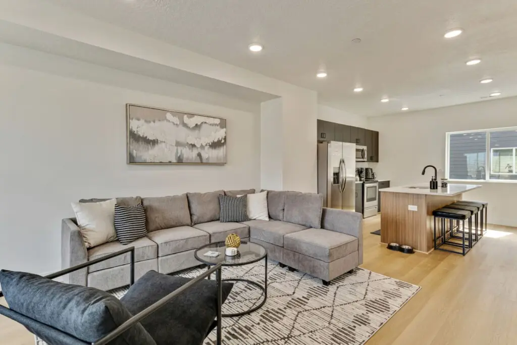 129773 376664 ip71XHQgLmVtbfFA6qtuE8K3ka4IAVRUzMoz4mEU mU 67eadf8890b4e.jpg