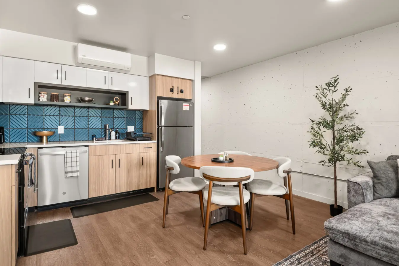 129773 441566 j4cwLP2yi4SPBcrob np53qjlRTezeAKH9O4eN2 krE 68eb3fa73455f.jpg